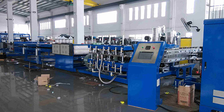 PP hollow flute sheet extrusion machine 1